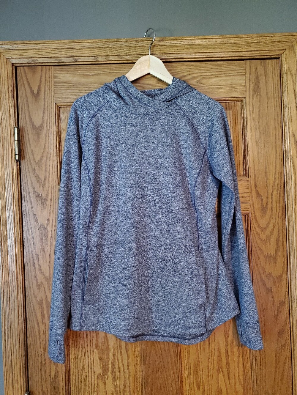 NWOT Duluth Trading Co Women's NoGA Plushcious Hoodie Gray Size M.